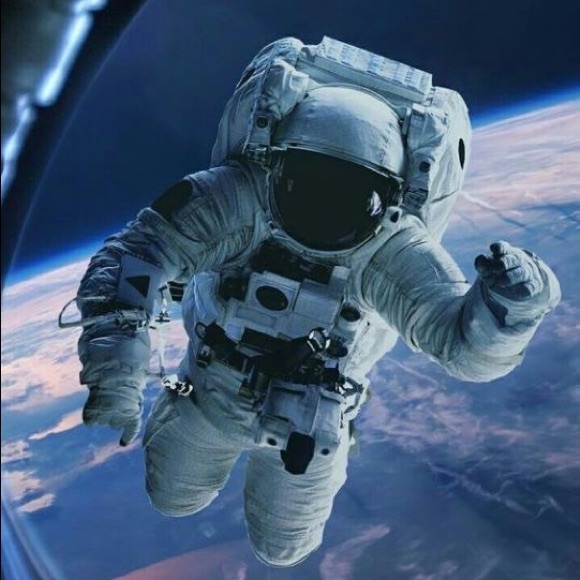 Astronaut Dangle Earrings(For Pierced)Ears Only - Picture 3 of 12